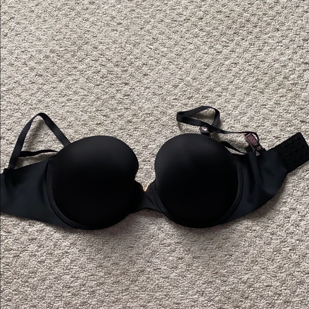 Victoria’s Secret 32DD convertible strapless bra